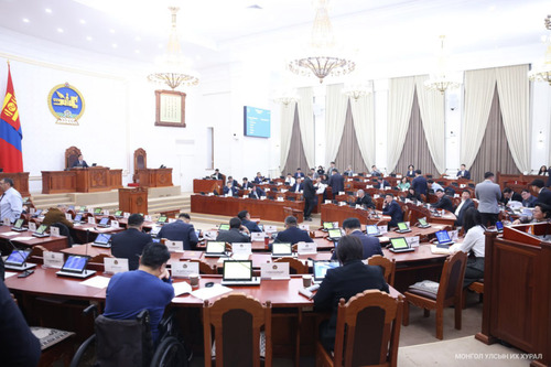 Чуулган: МУ-ыг 2026-2030 онд хөгжүүлэх таван жилийн үндсэн чиглэл батлах тухай УИХ-ын тогтоолын төслийг хэлэлцэж байна